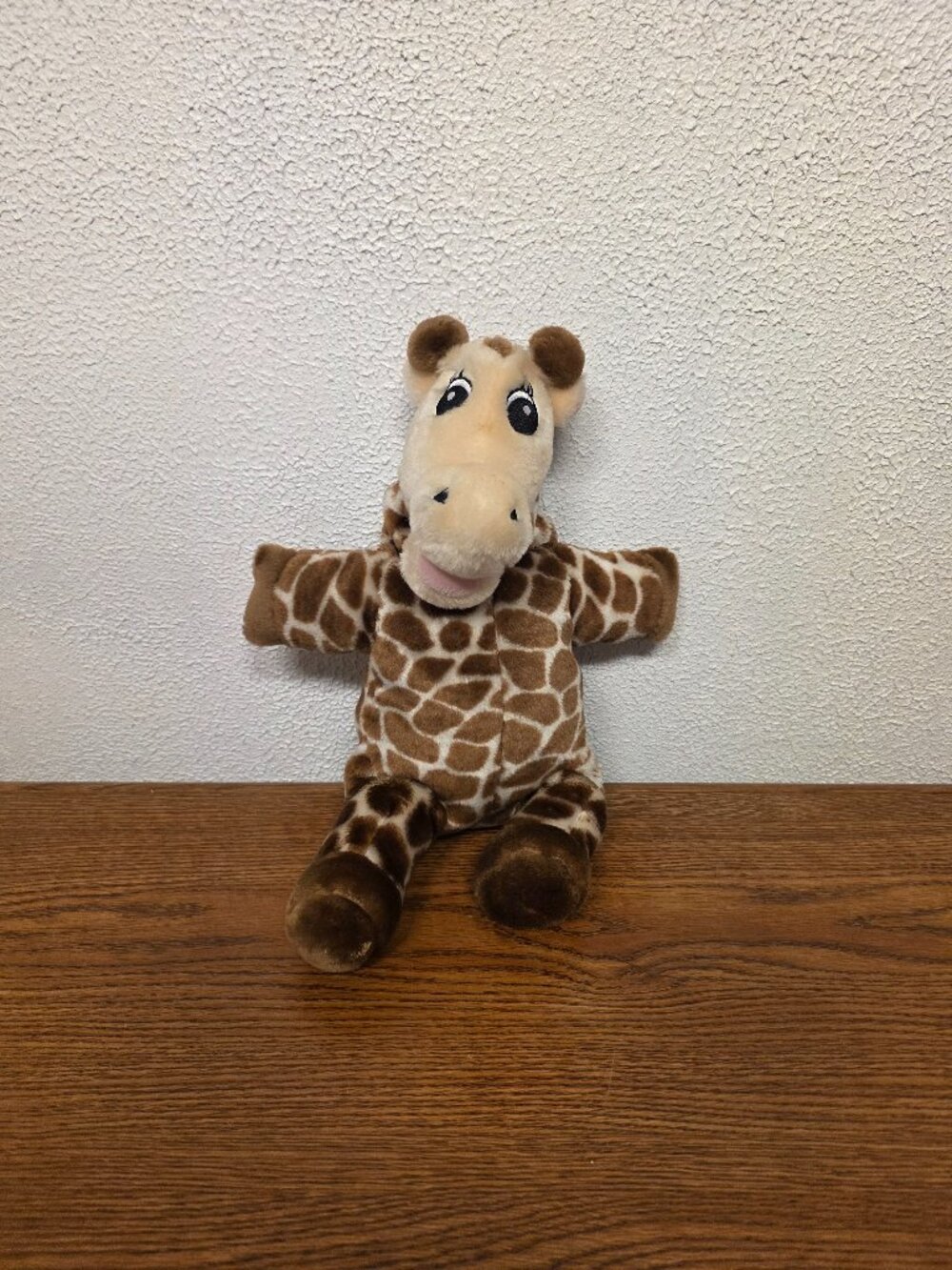 Plush Pretend Play Gigi E. Giraffe Hand Puppet 16" Tall